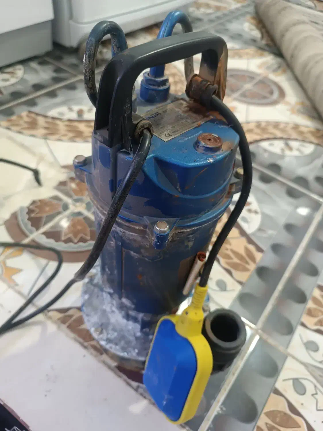 پمپ کف کش 32 متری  1 اسب بخار|ماشین‌آلات صنعتی|سنندج, |دیوار