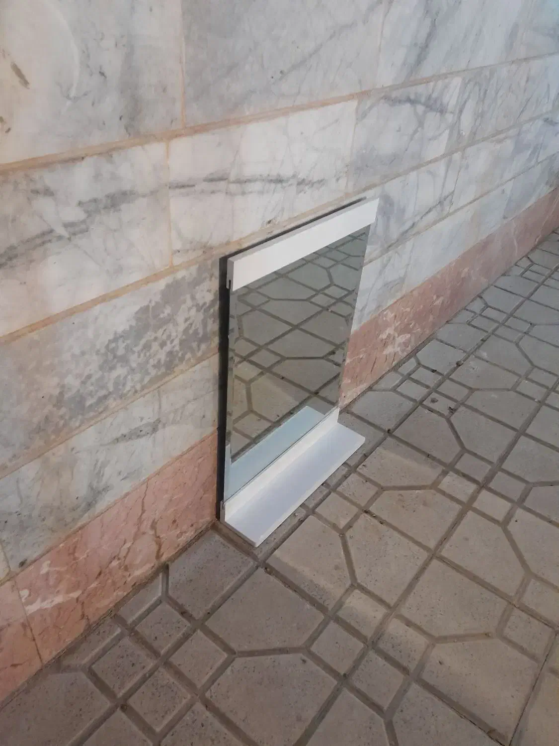 روشویی بهمراه شیر و آینه|لوازم سرویس بهداشتی|اندیشه, اندیشه فاز ۱|دیوار