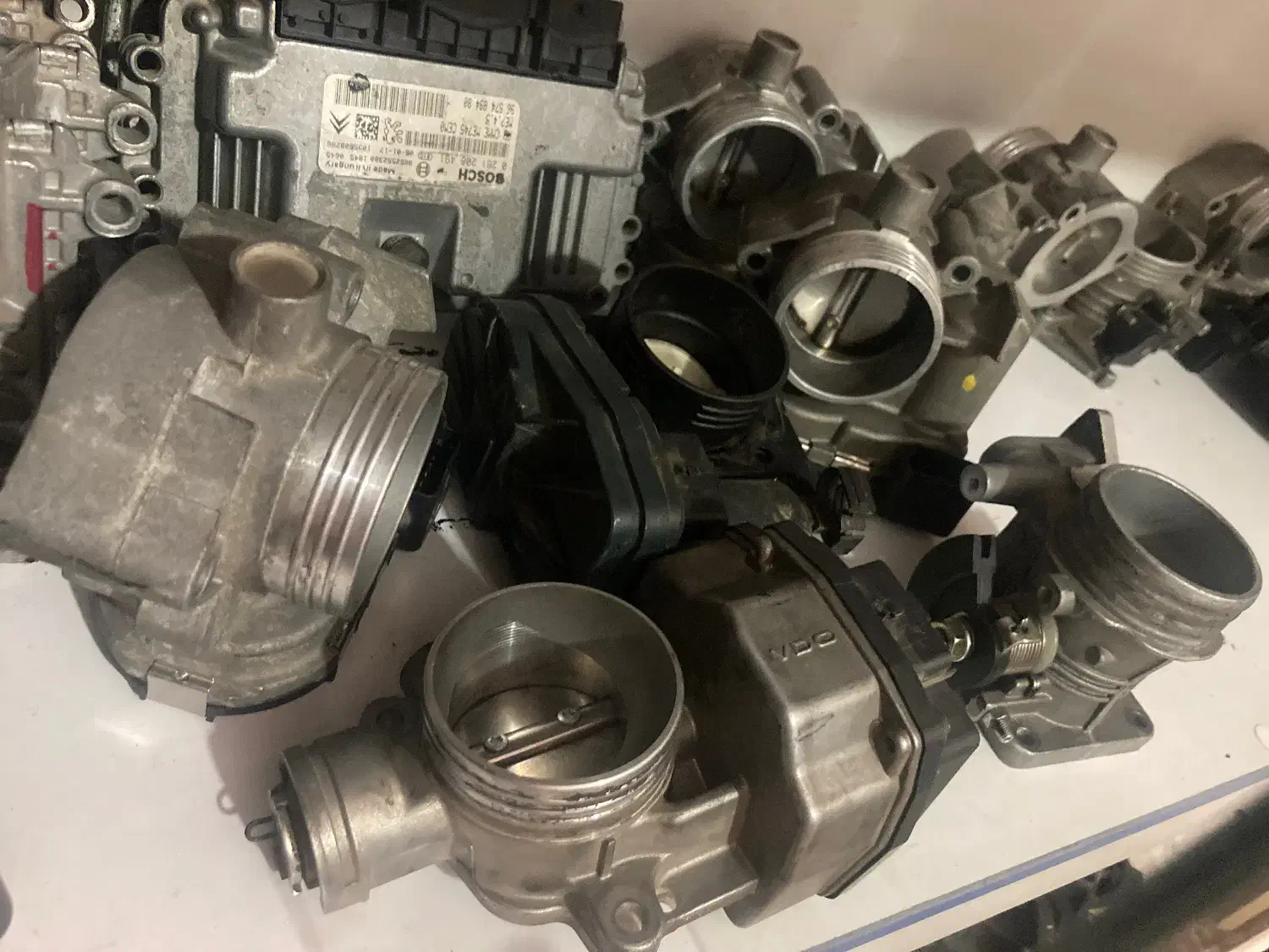 فروش انواع ایسیو دریچه گاز قطعات الکترونیکی|قطعات یدکی و لوازم جانبی|اصفهان, جلالیه|دیوار