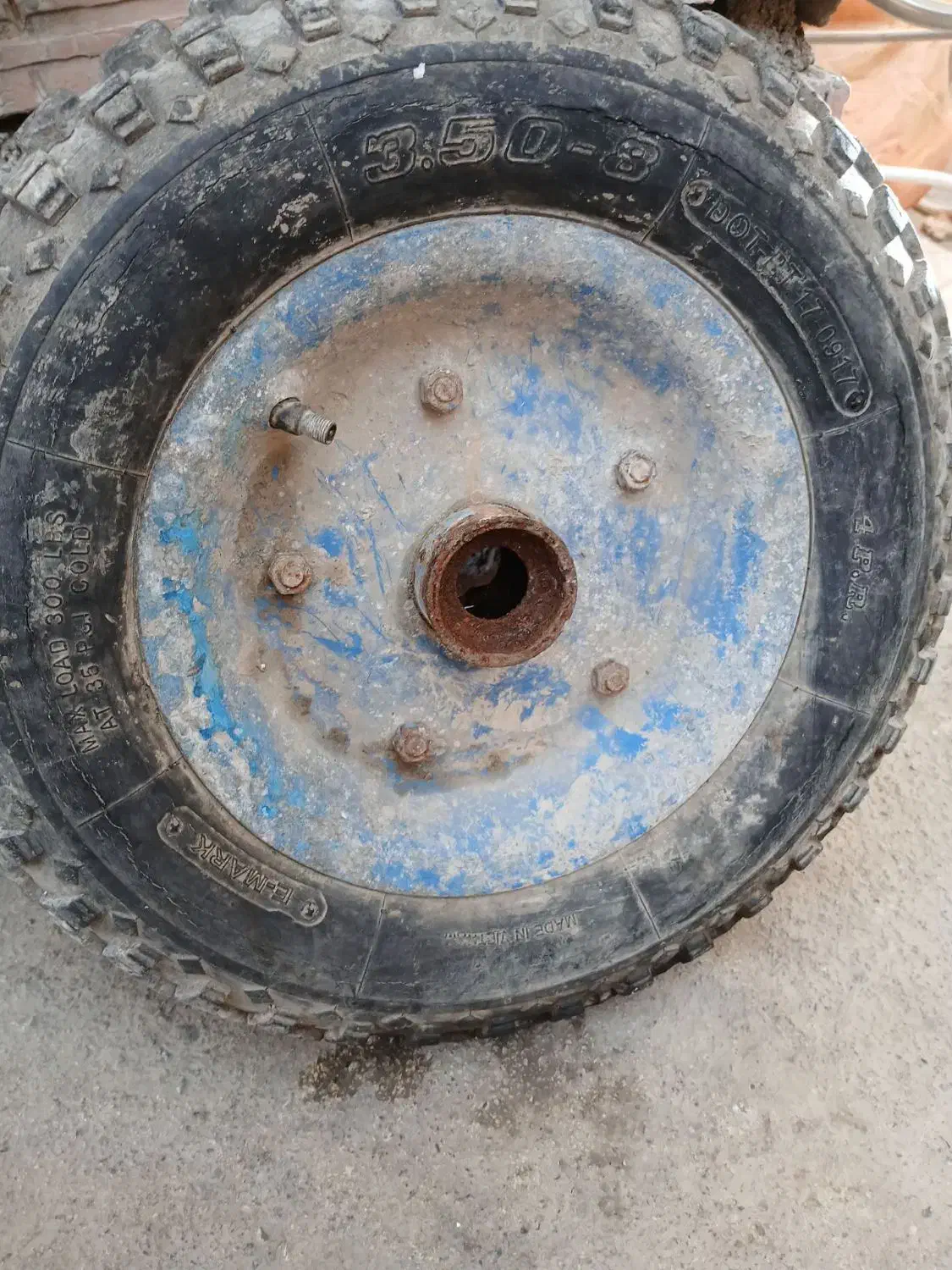 چرخ فرغون|ابزارآلات|خان ببین, |دیوار