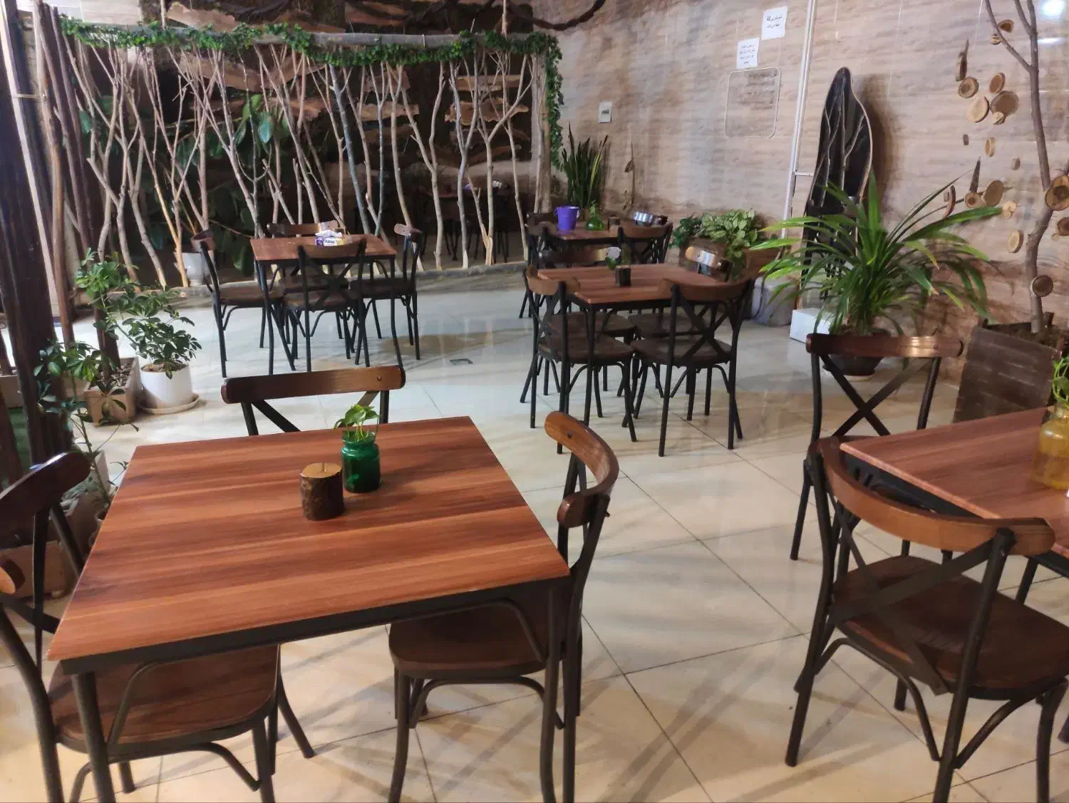 میز و صندلی در حد نو|میز و صندلی غذاخوری|شهرکرد, |دیوار