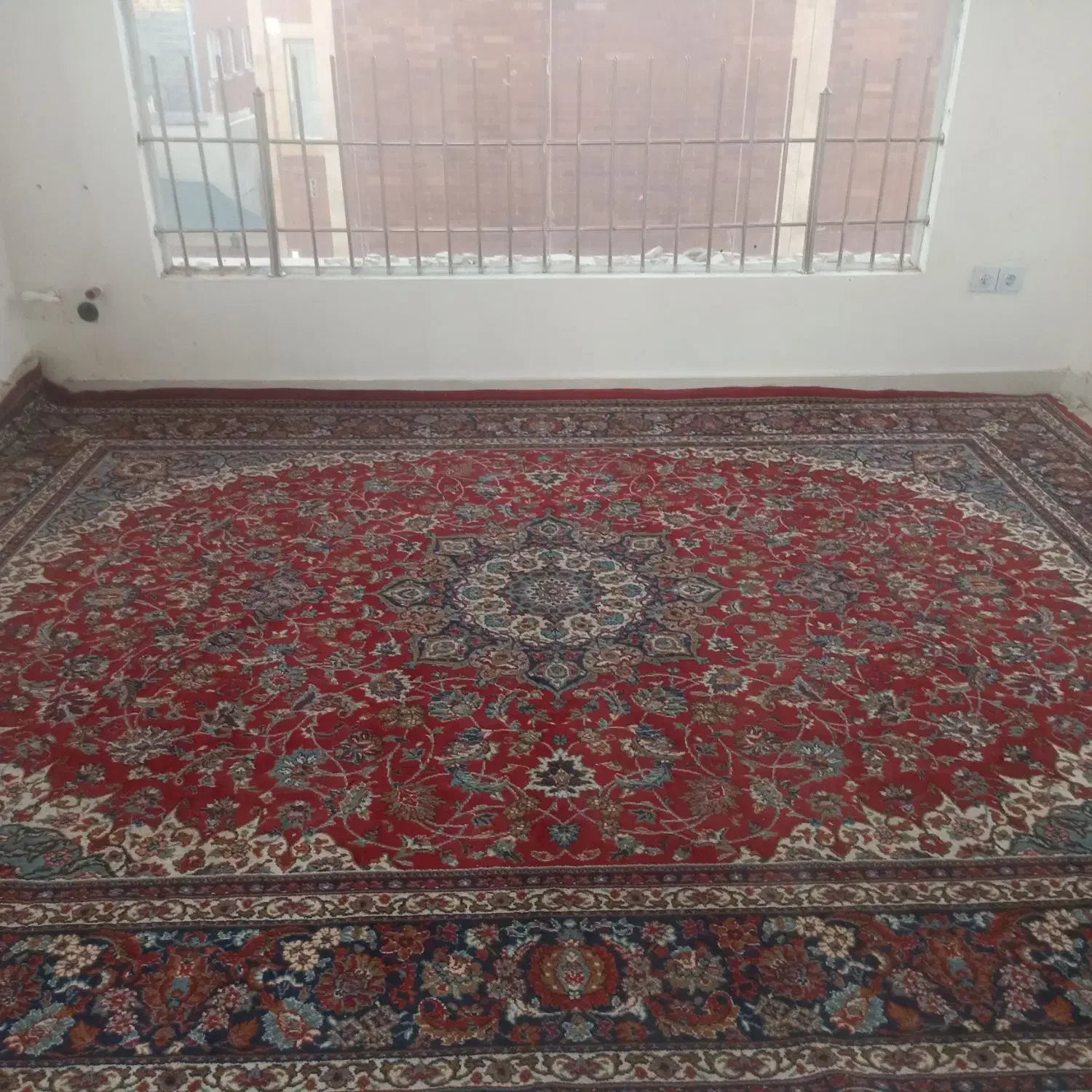 سه در چهار خوب|فرش|گلبهار, شهر جدید گلبهار|دیوار