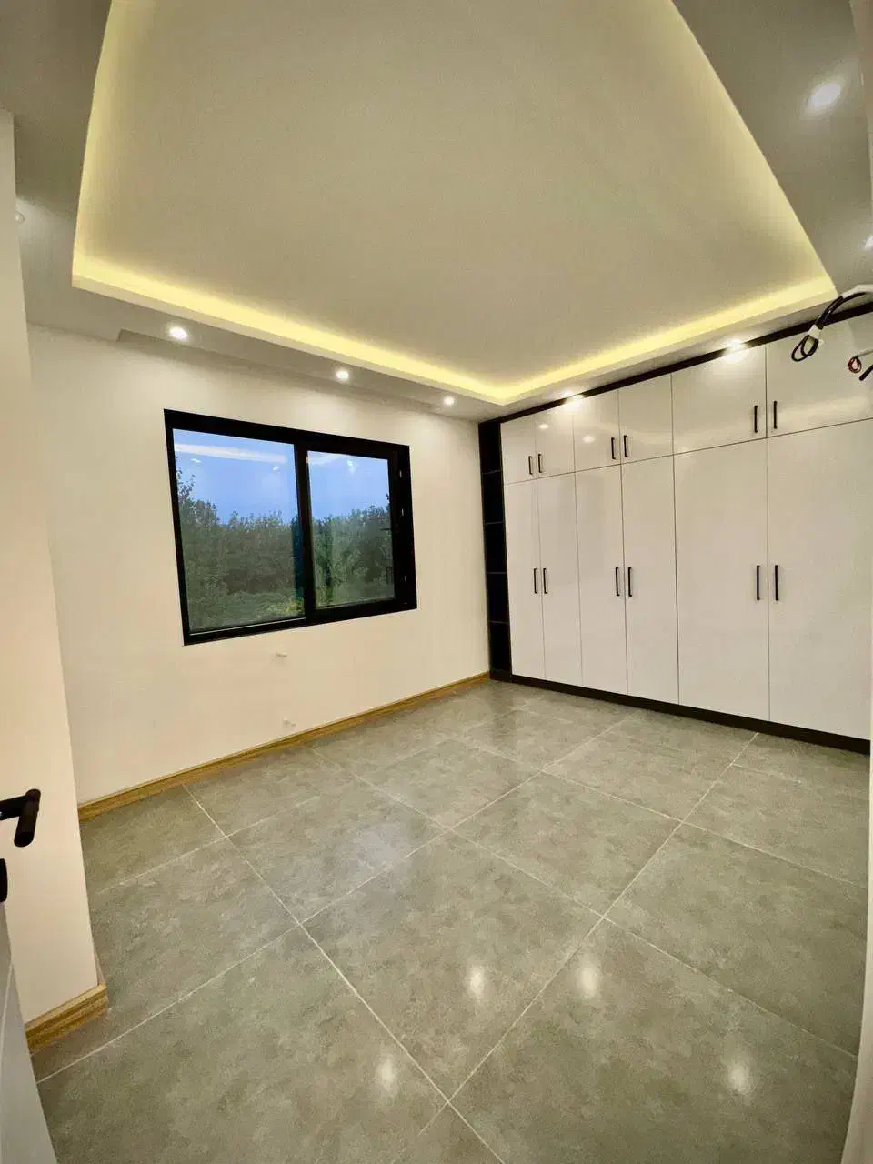 ۲۵۰متر مدرن نوساز(استخر و سند تکبرگ)|فروش خانه و ویلا|بندر انزلی, لیچارگی حسن رود|دیوار