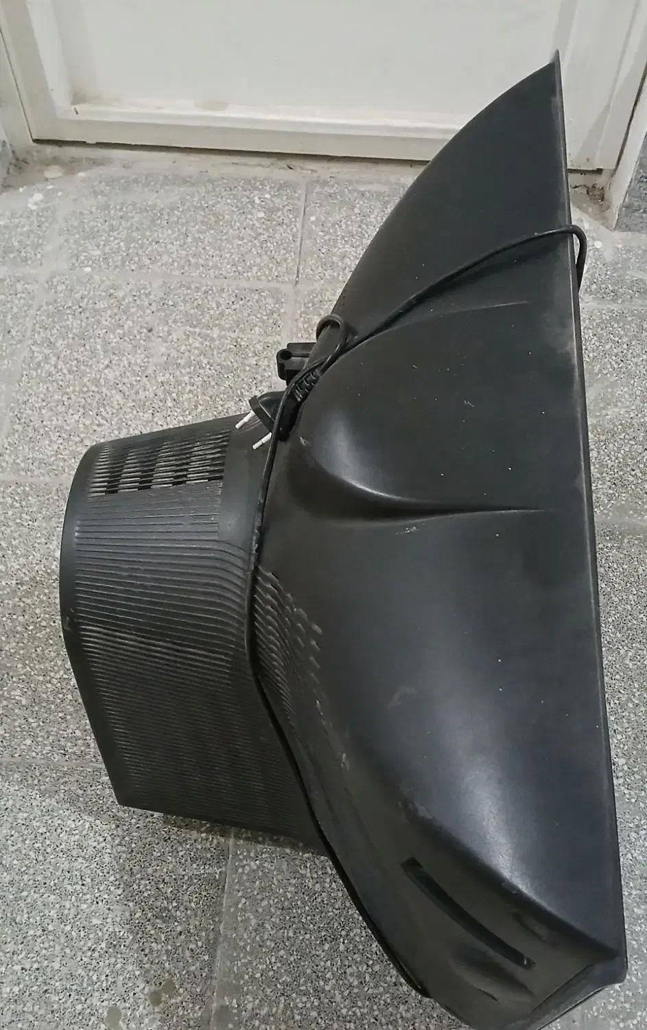 تلویزیون ال جی ۲۱ اینچ صفحه تخت|تلویزیون و پروژکتور|گلبهار, شهر جدید گلبهار|دیوار