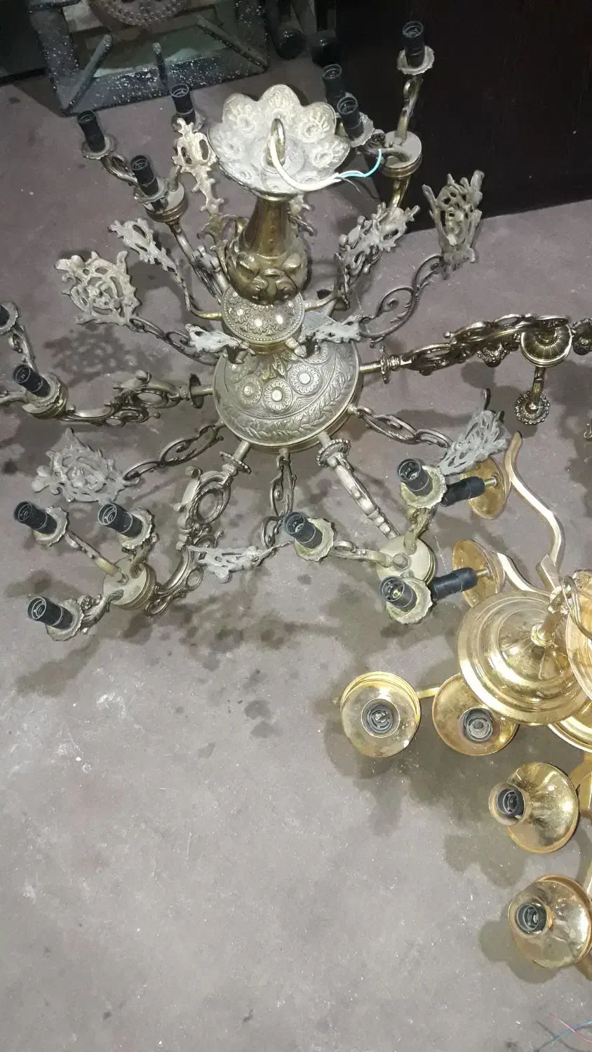 لوستر ابکاری وبرنز و مس|لوستر و چراغ آویز|اسلام‌شهر, باغ فیض|دیوار