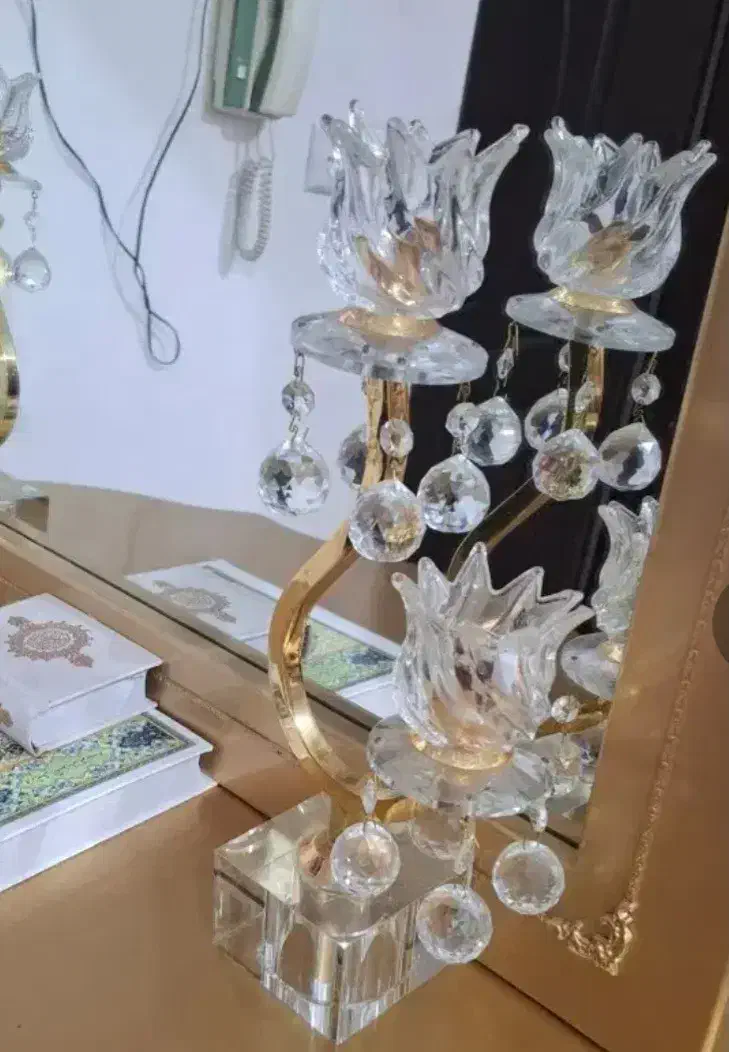 میز کنسول به همراه شمعدانی ها|بوفه، ویترین، کنسول|قم, نیروگاه|دیوار