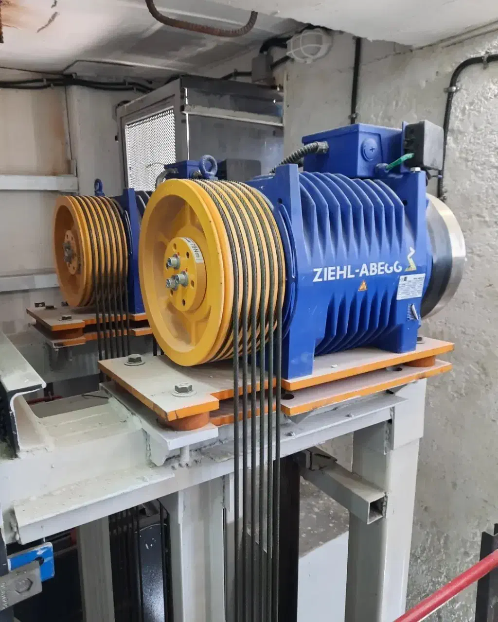 نصب و تعمیر اسانسور و بالابر|خدمات پیشه و مهارت|کرج, دهقان ویلا|دیوار