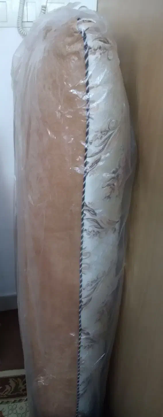 پشتینونو|پشتی|خوی, |دیوار