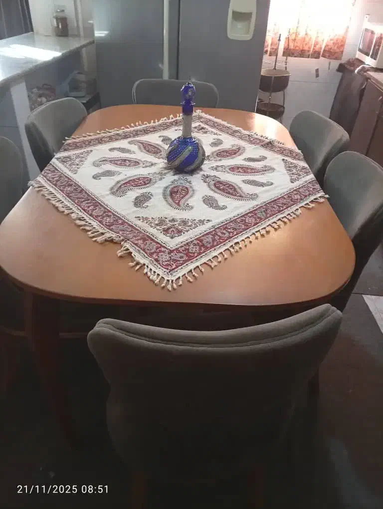 ناهار خوری خیلی تمیز و شیک|میز و صندلی غذاخوری|فولادشهر, C5|دیوار