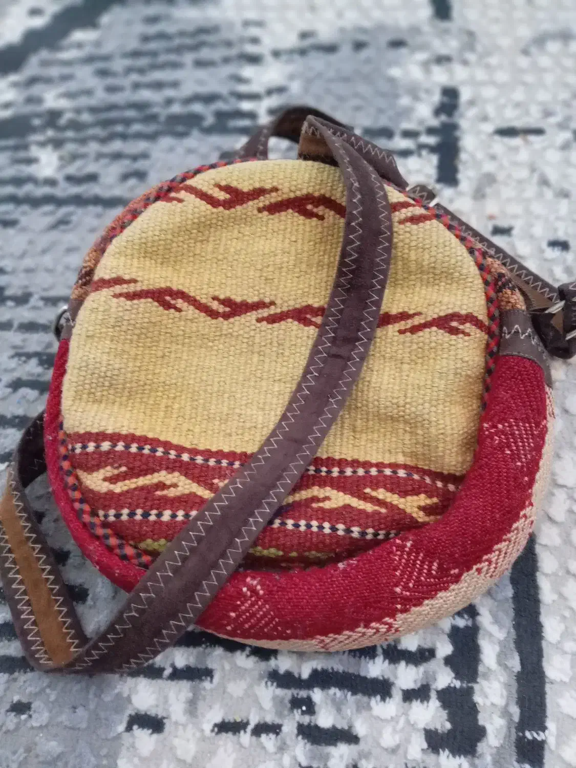 کیف دوشی|کیف، کفش، کمربند|پرند, فاز ۰|دیوار