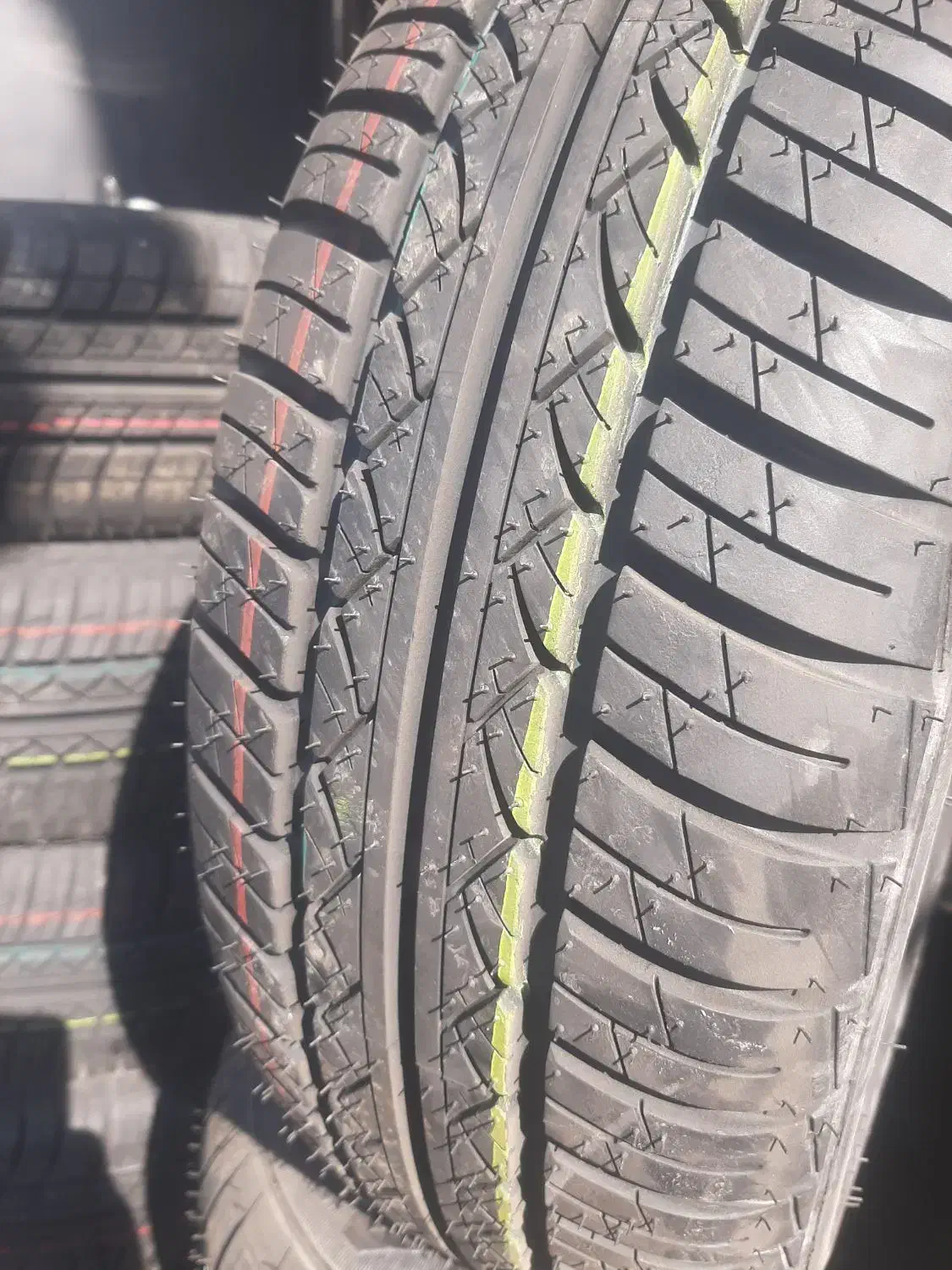 لاستیک پهن پراید بارز|قطعات یدکی و لوازم جانبی|صباشهر, |دیوار