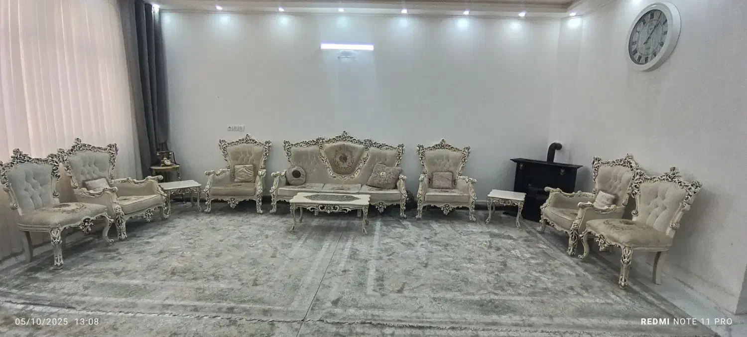 مبل سلطنتی 9نفره به همراه سه تا میز عسلی|مبلمان خانگی و میز عسلی|تربت‌حیدریه, آغوی|دیوار