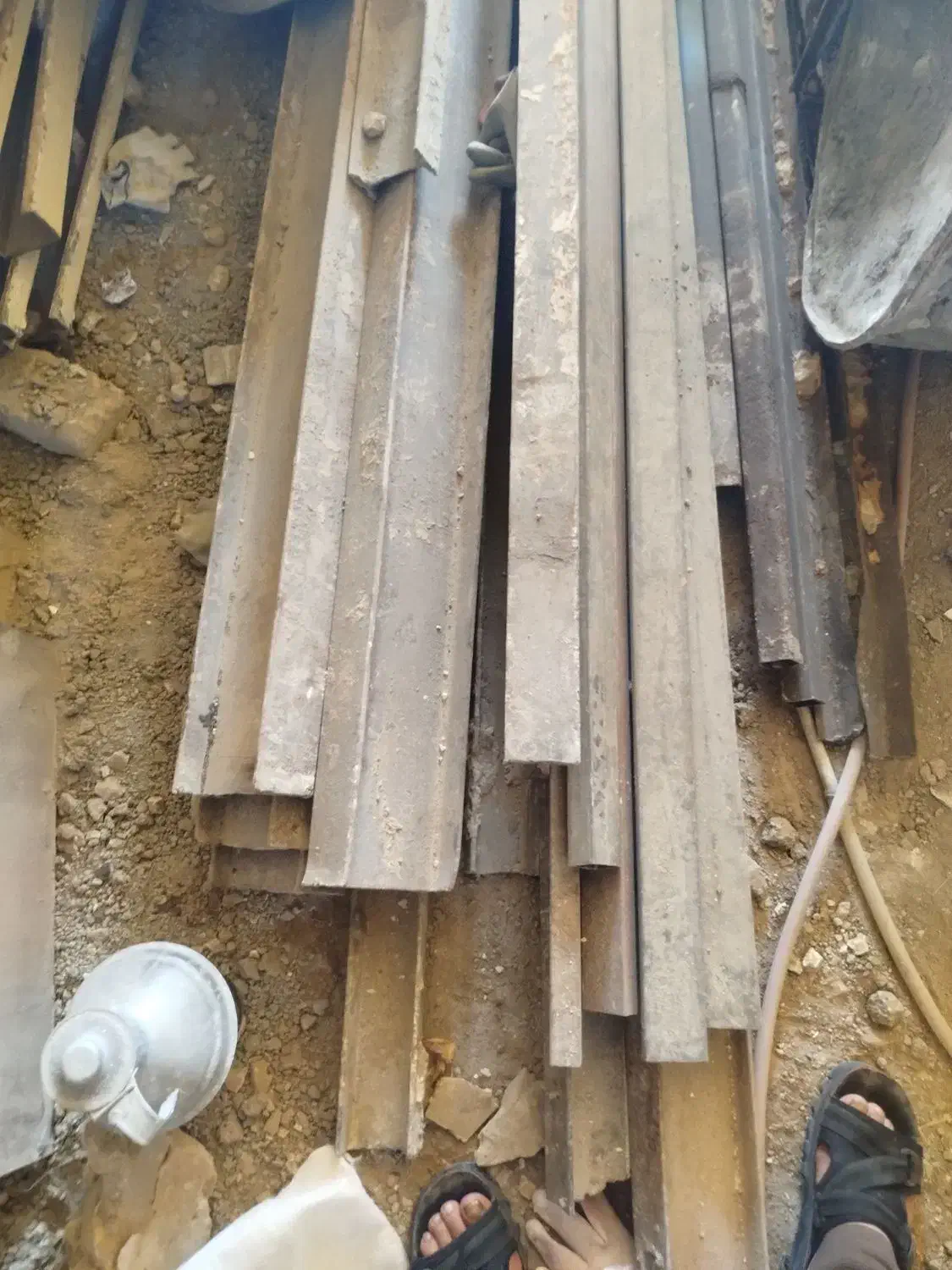 آهن دسته دوم با قیمت خوب|مصالح و تجهیزات ساختمان|تربتحیدریه, پائین ولایت|دیوار