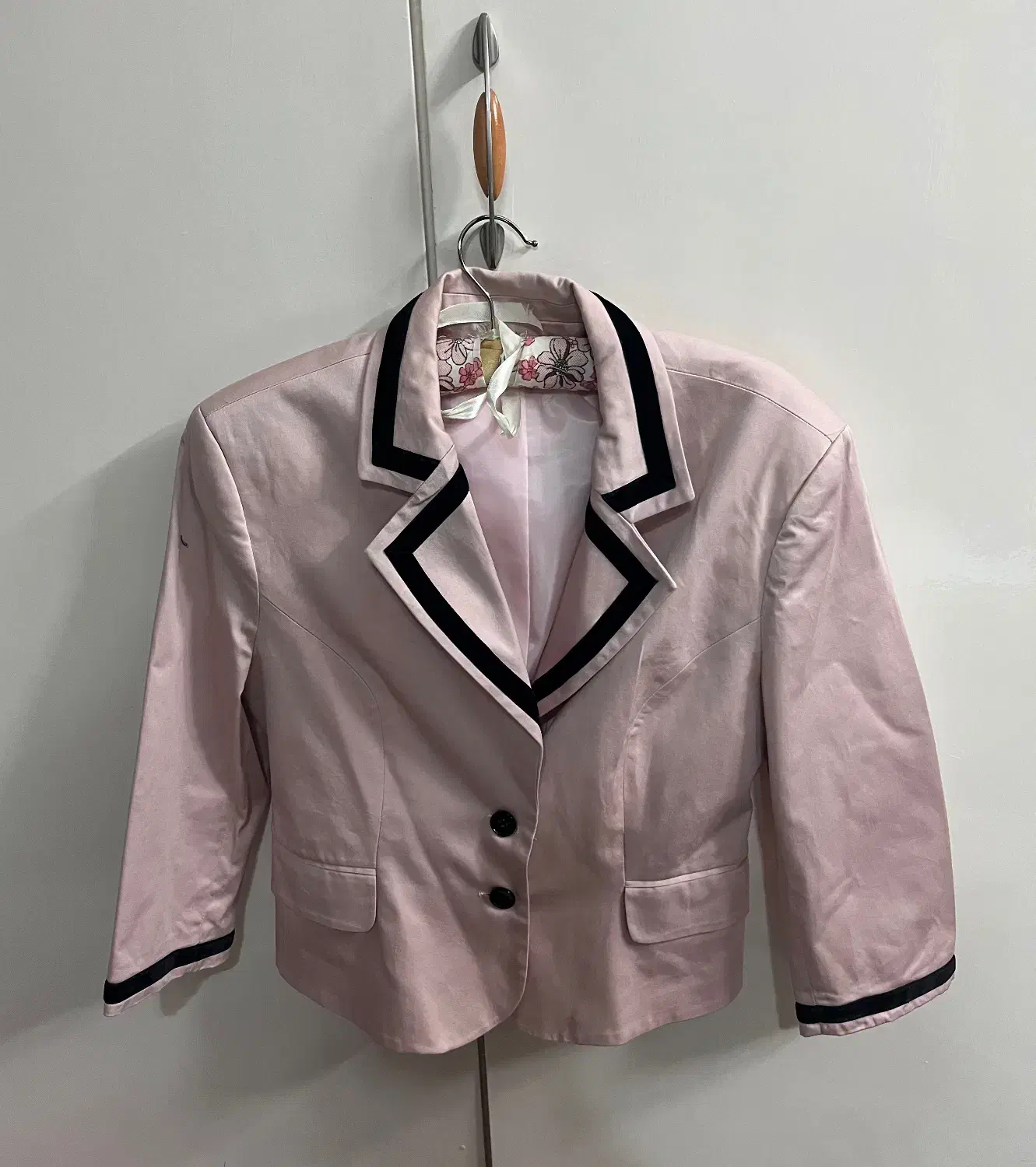 کت تک|لباس|کرج, عظیمیه|دیوار