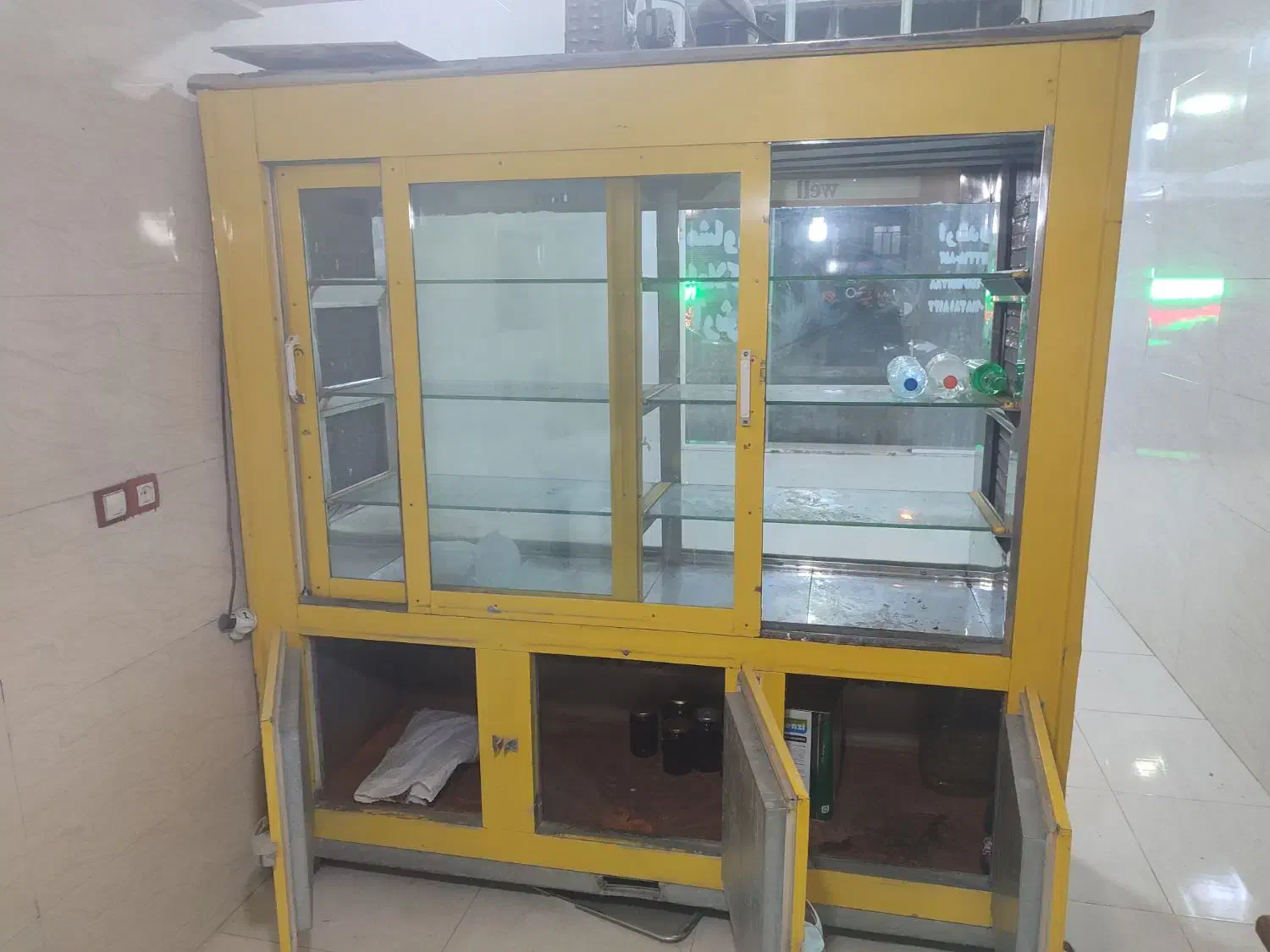 یخچال کم کار|فروشگاه و مغازه|سنندج, |دیوار