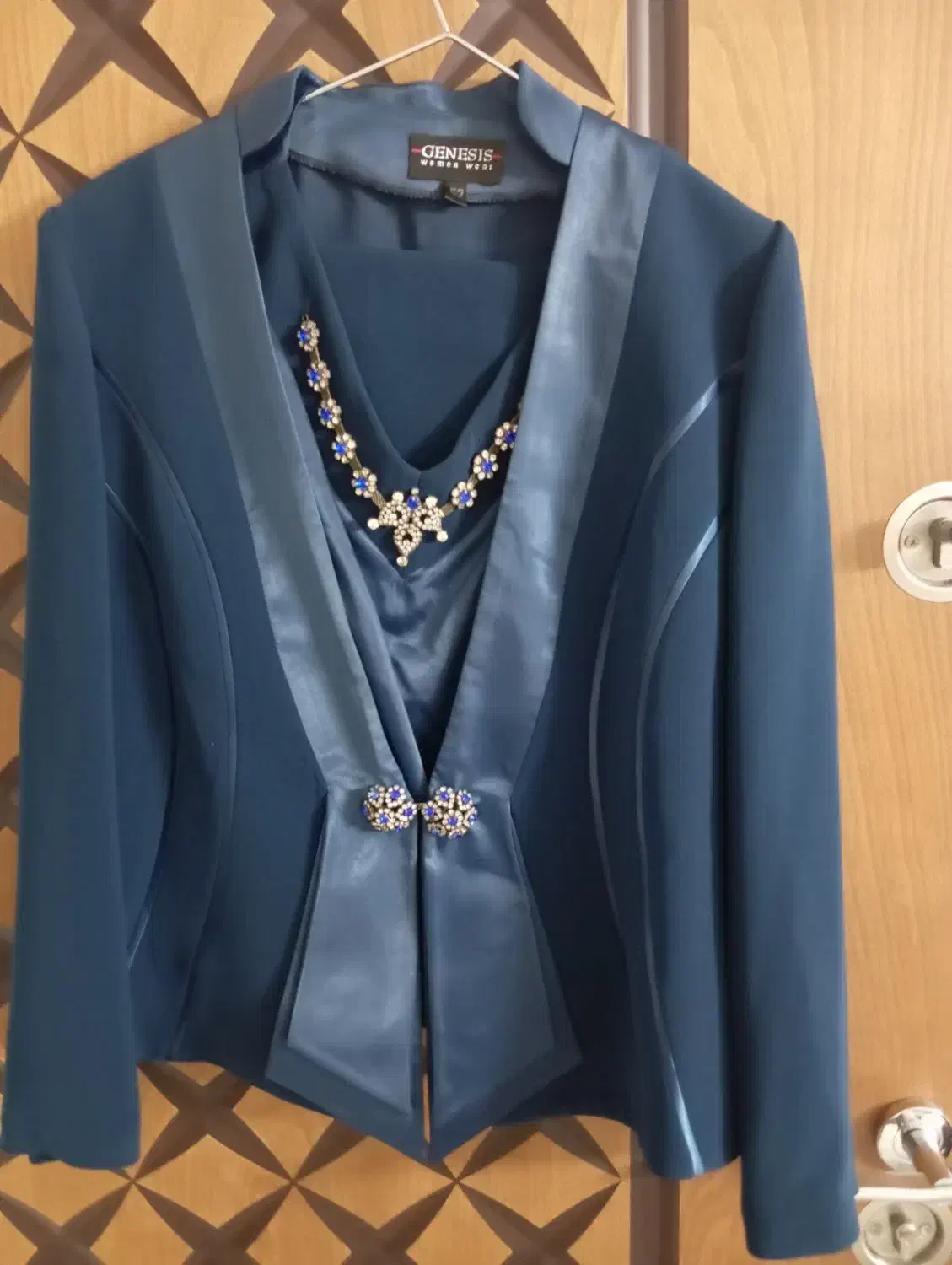 کت و دامن|لباس|کرج, خرمدشت|دیوار