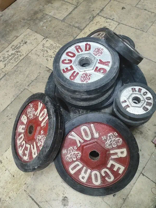 میز پرس سینه چند کاره به همراه میله و 80کیلو وزنه|تجهیزات ورزشی|تهران, شهرک آزادی|دیوار