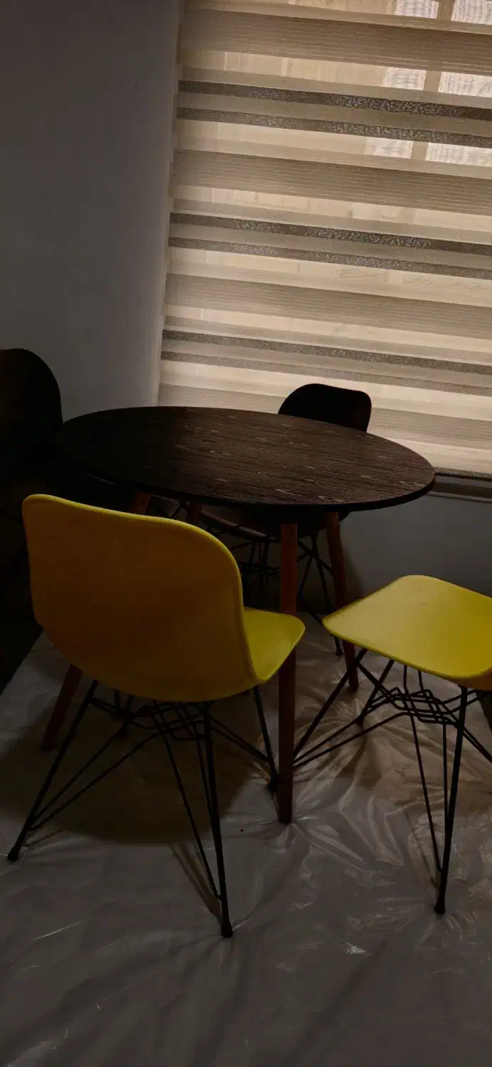 صندلی|میز و صندلی غذاخوری|رشت, پل تالشان|دیوار