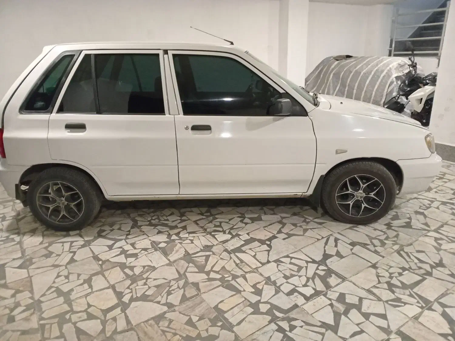 111مدل۹۸بشرط|خودرو سواری و وانت|قائم‌شهر, |دیوار