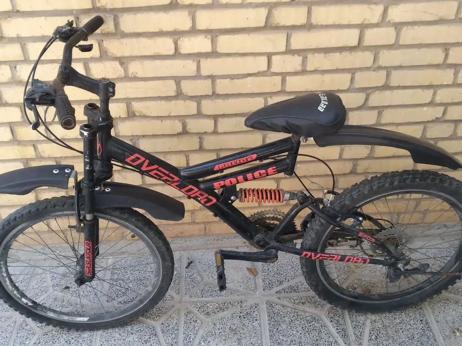 دوچرخه|دوچرخه، اسکیت، اسکوتر|بروجن, |دیوار