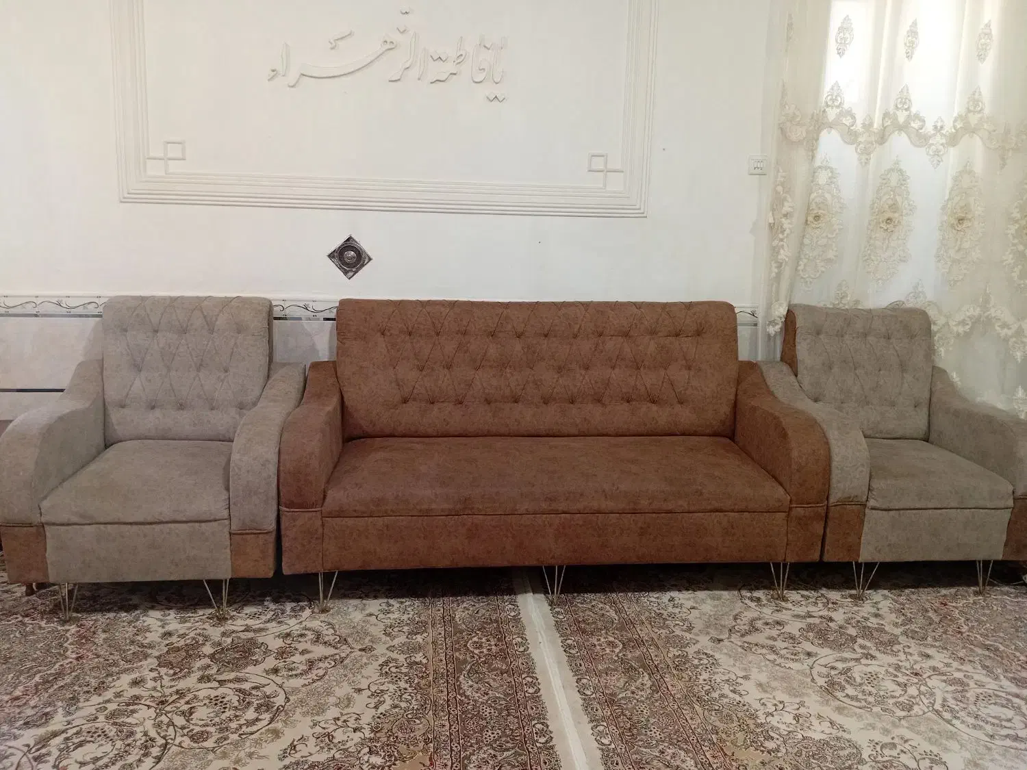 مبل هفت نفره|مبلمان خانگی و میز عسلی|میانه, |دیوار