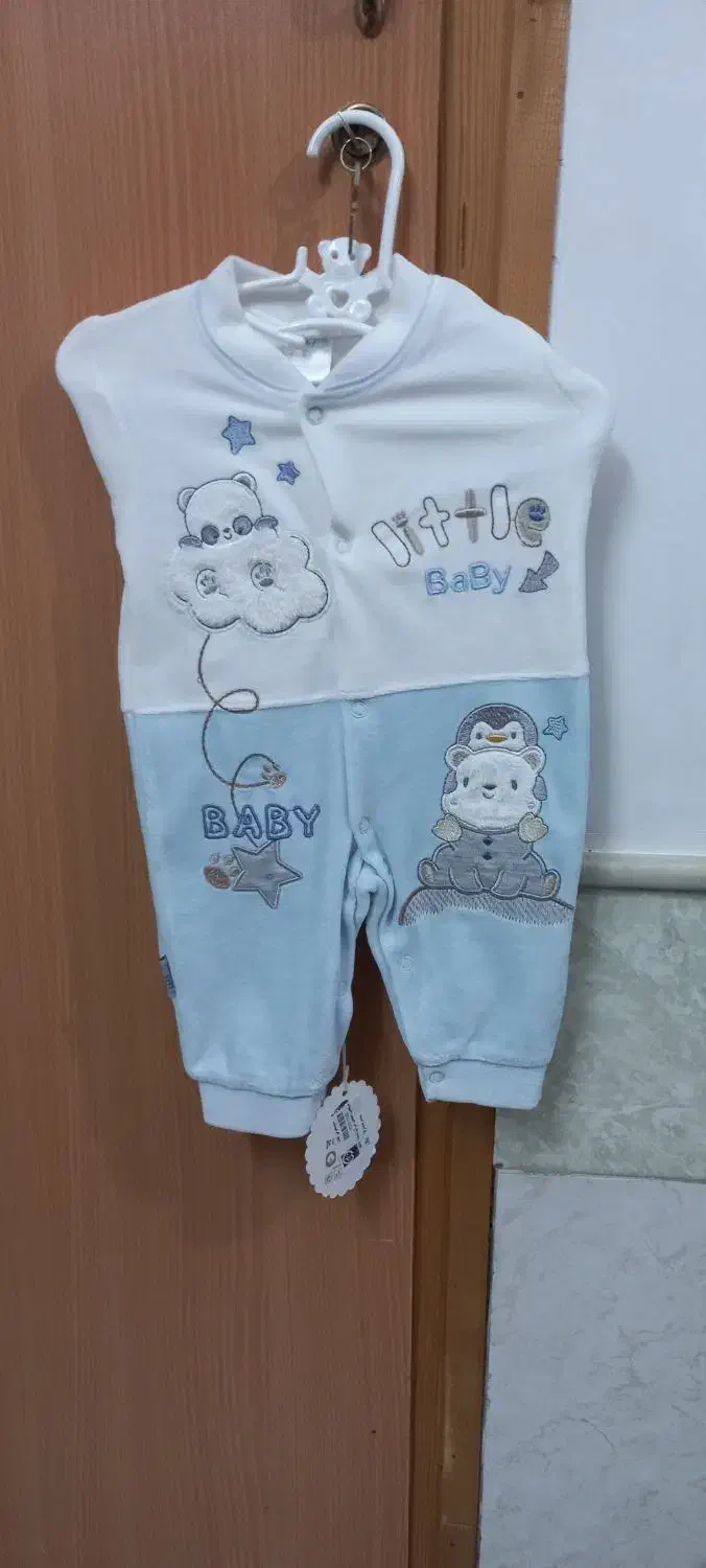 تعدادی لباس نو نوزادی|کفش و لباس بچه|قم, شهرک امام حسن|دیوار