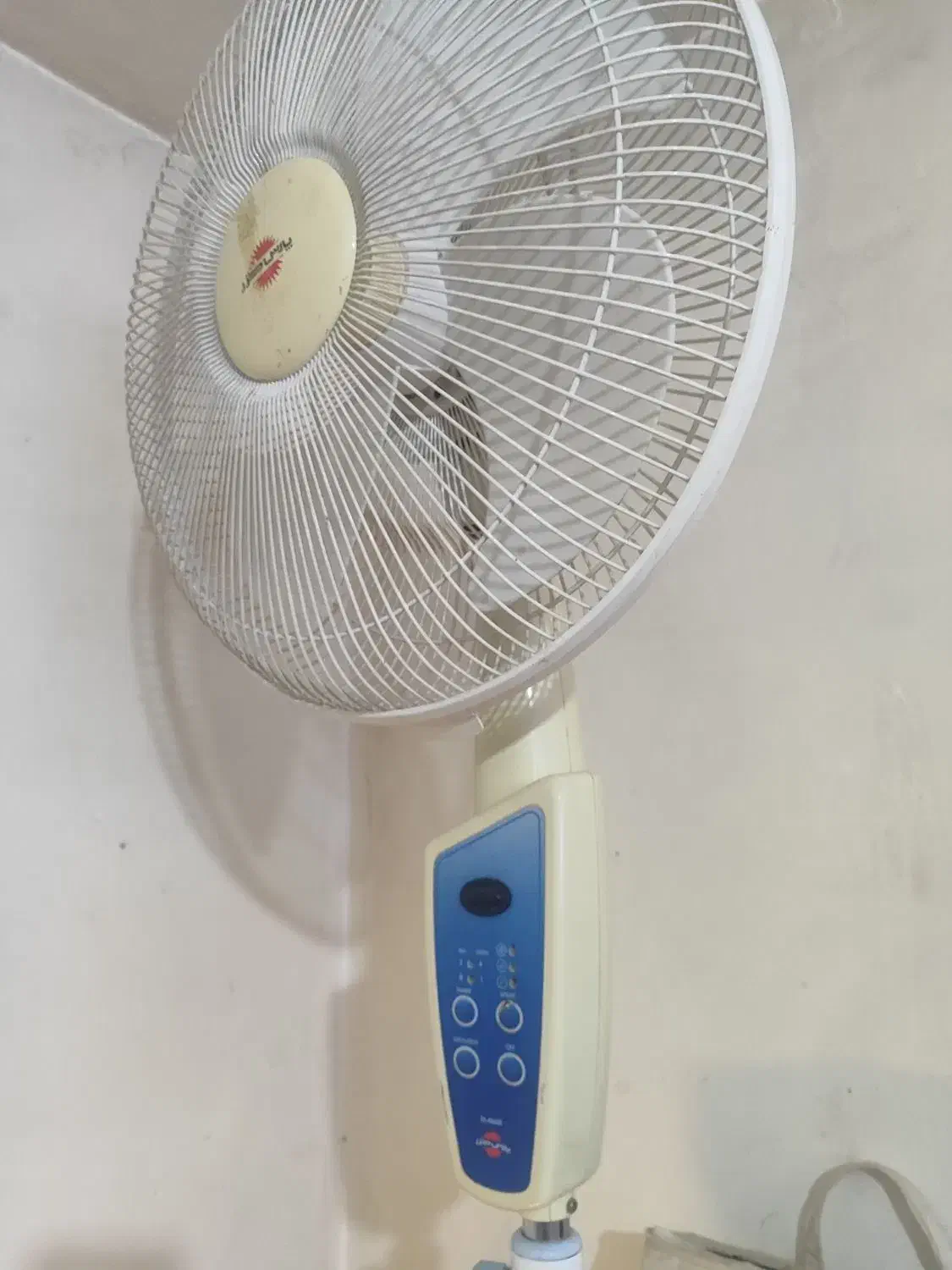 پنکه پارس خزر|پنکه و تصفیه‌کنندهٔ هوا|مشهد, ایوان|دیوار