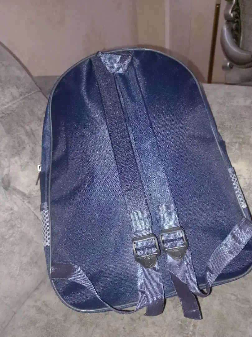 کیف مدرسه نوی ۲۰۰تومن|کیف، کفش، کمربند|رشت, چمارسرا|دیوار