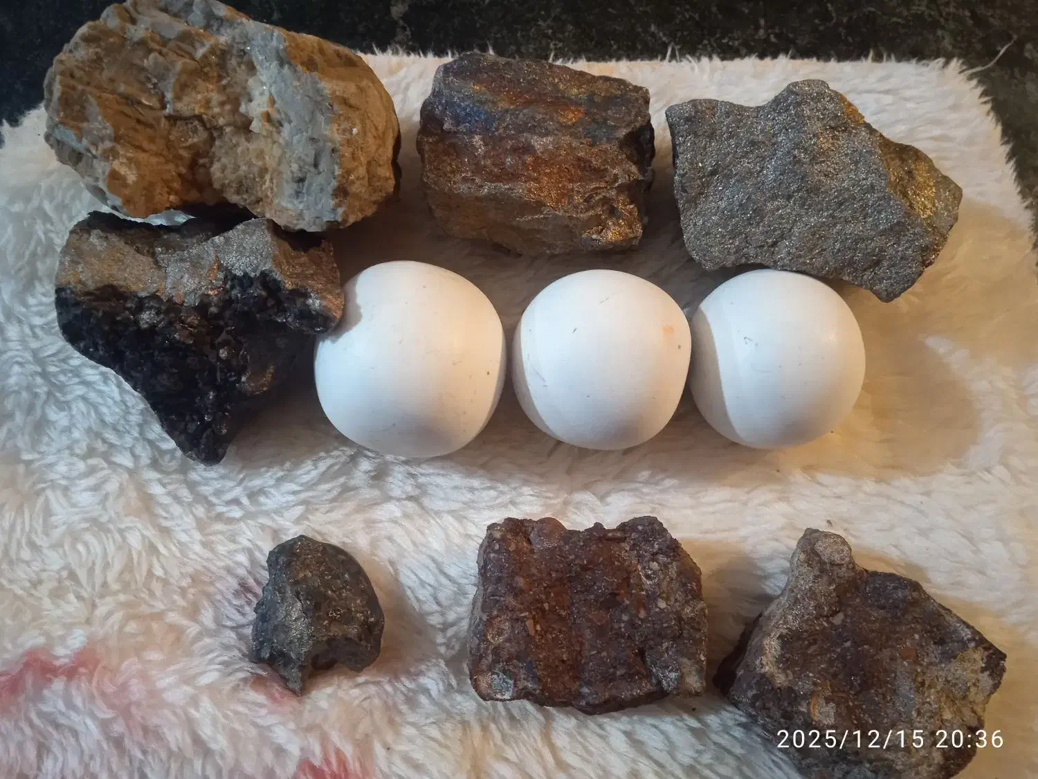 سنگ اسیاب و شهاب سنگ|جواهرات|شیراز, عفیف‌آباد|دیوار