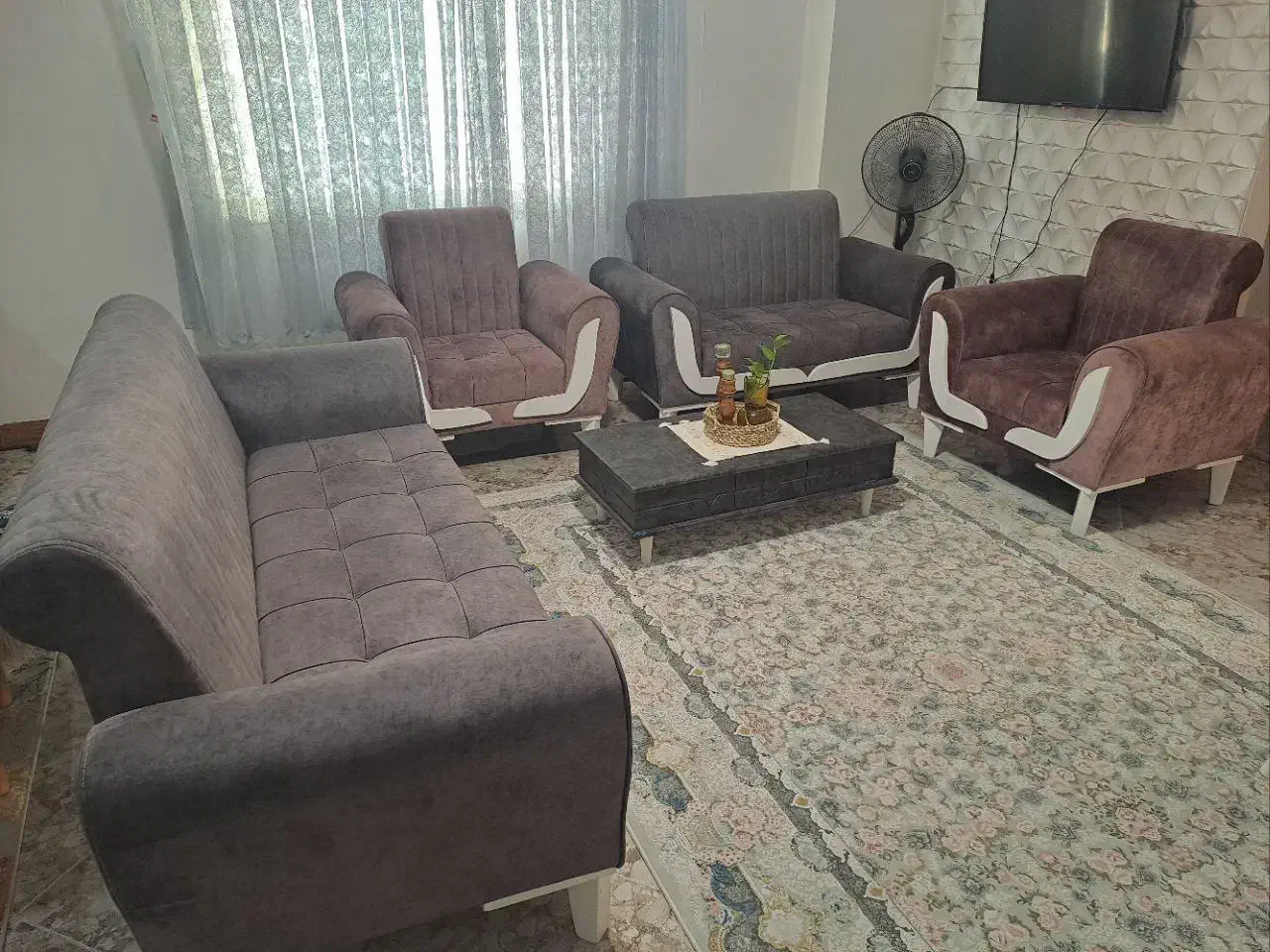 مبل راحتی ۷نفره همراه جلو مبلی و عسلی|مبلمان خانگی و میز عسلی|رودسر, |دیوار