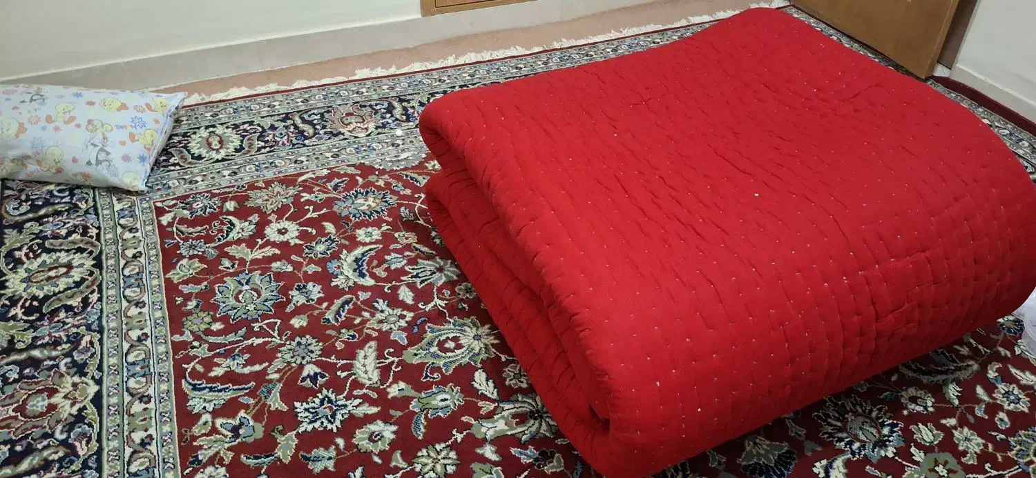 لحاف کرسی نو و بزرگ دوخت قدیم.|رختخواب، بالش، پتو|مبارکه, |دیوار