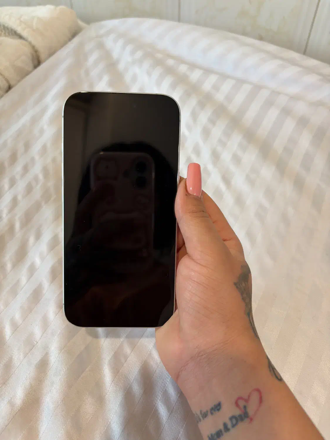 ایفون ۱۶ معمولی ۱۲۸ سفید|موبایل|اصفهان, سعادتآباد|دیوار