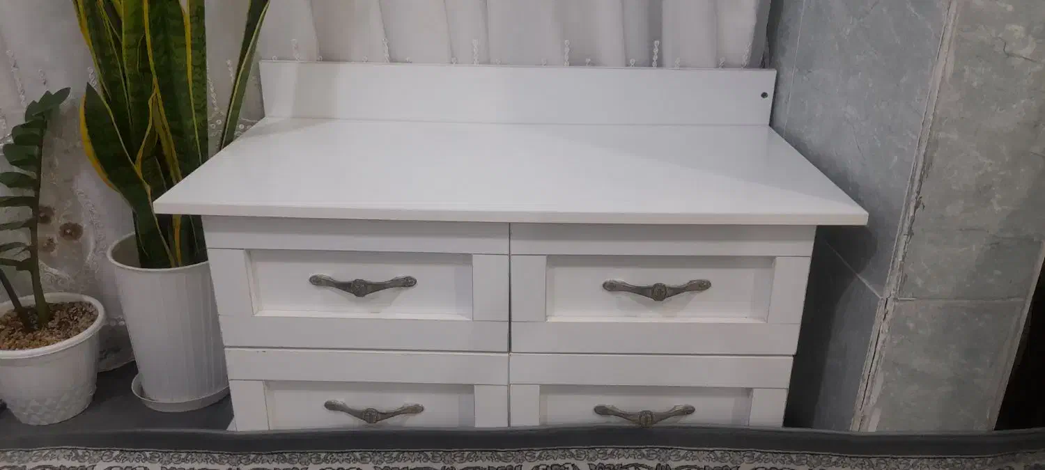 میز چهارکشو دار سفید سالم|میز تحریر و کامپیوتر|گلستان (تهران), |دیوار