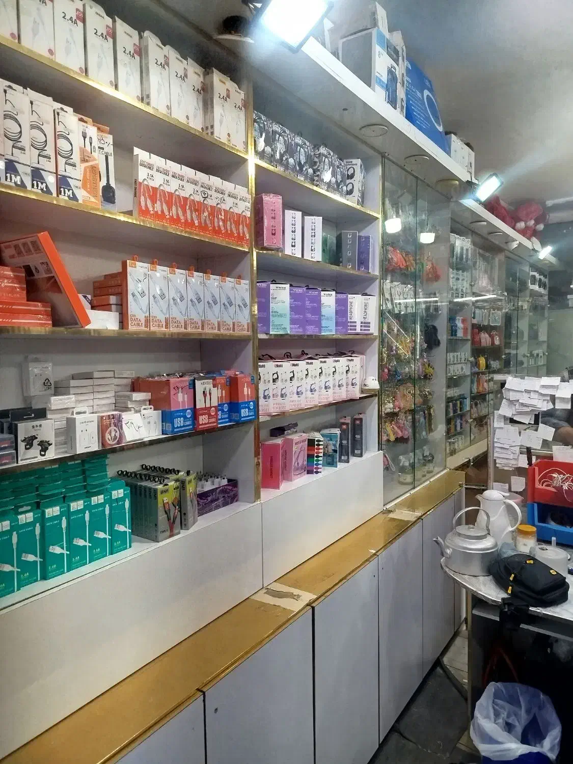 نیروی کار|استخدام خدمات فروشگاه و رستوران|ایلام, |دیوار