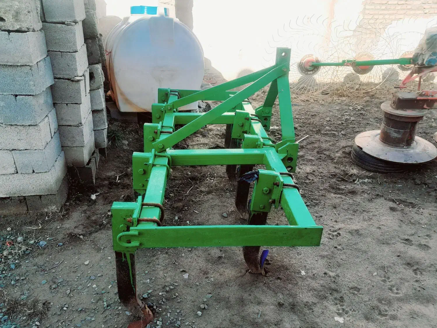 پنجه غاز|ماشین‌آلات صنعتی|میاندوآب, |دیوار