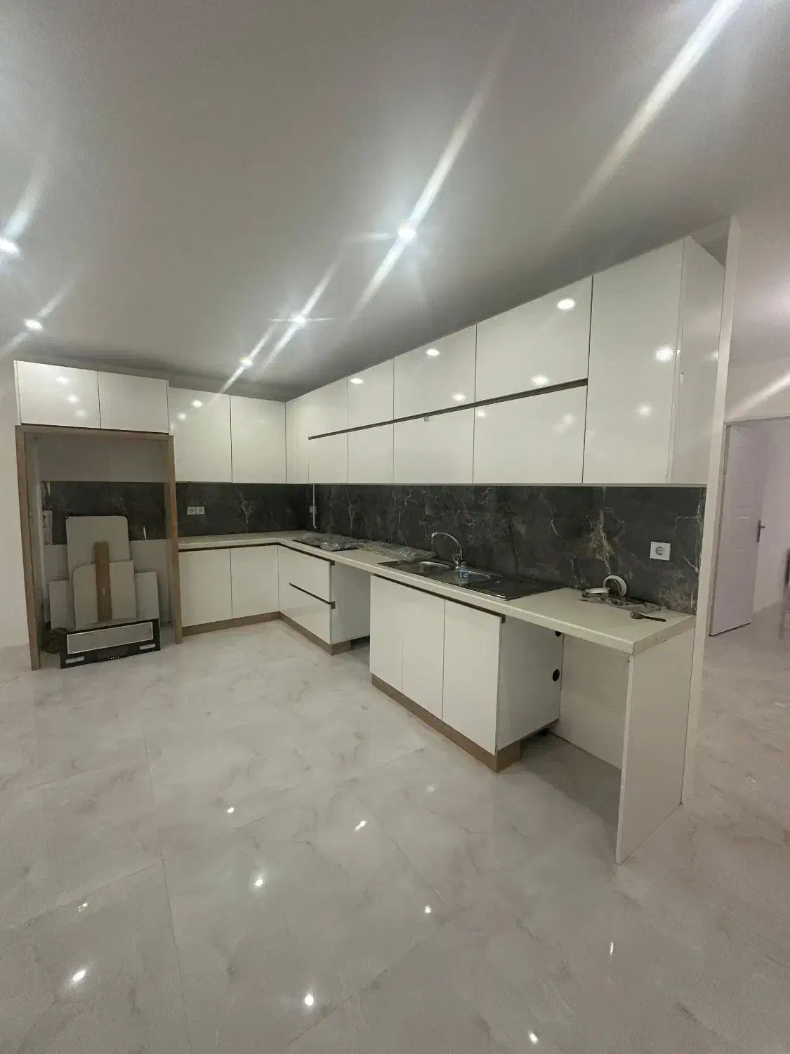 فروش اپارتمان ۱۲۰ متری لوکس (منظریه)|فروش آپارتمان|لاهیجان, شهید آوینی|دیوار