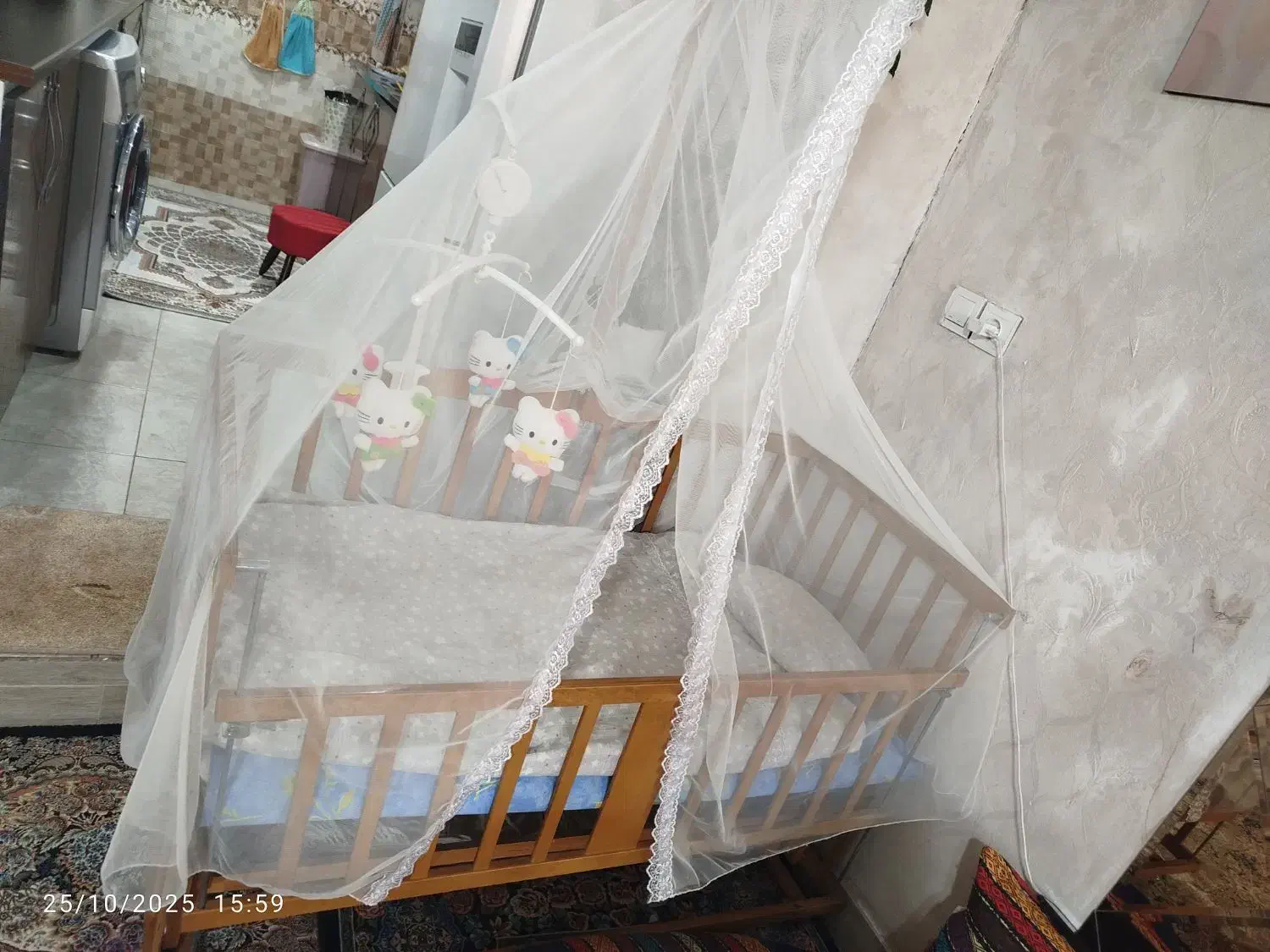 گهواره ی نوزاد|تخت و صندلی بچه|نسیم‌شهر, |دیوار