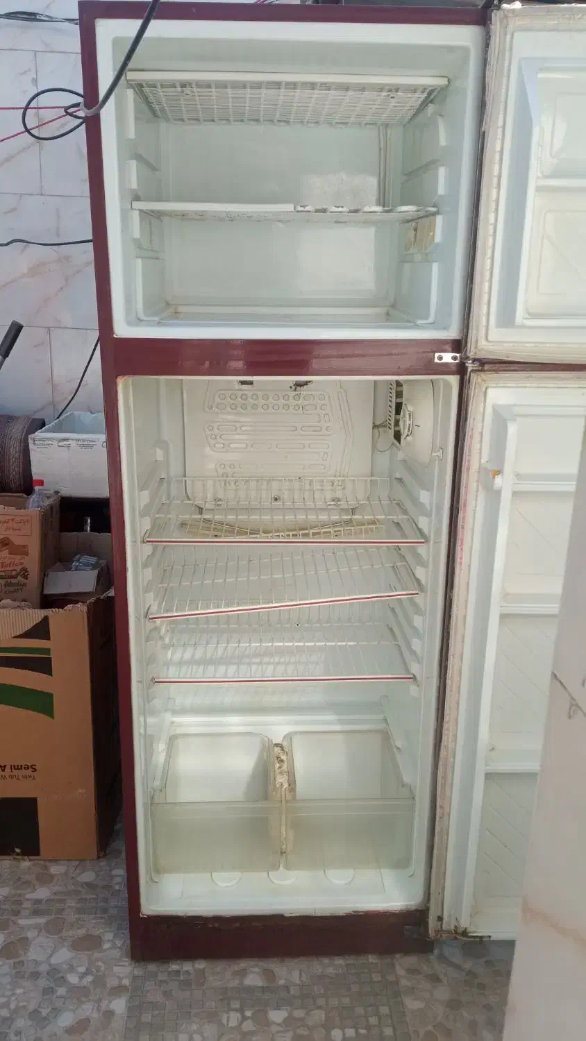 یک یخچال تروتمیز بفروش می‌رسد قیمت 8تومان|یخچال و فریزر|زاهدان, |دیوار