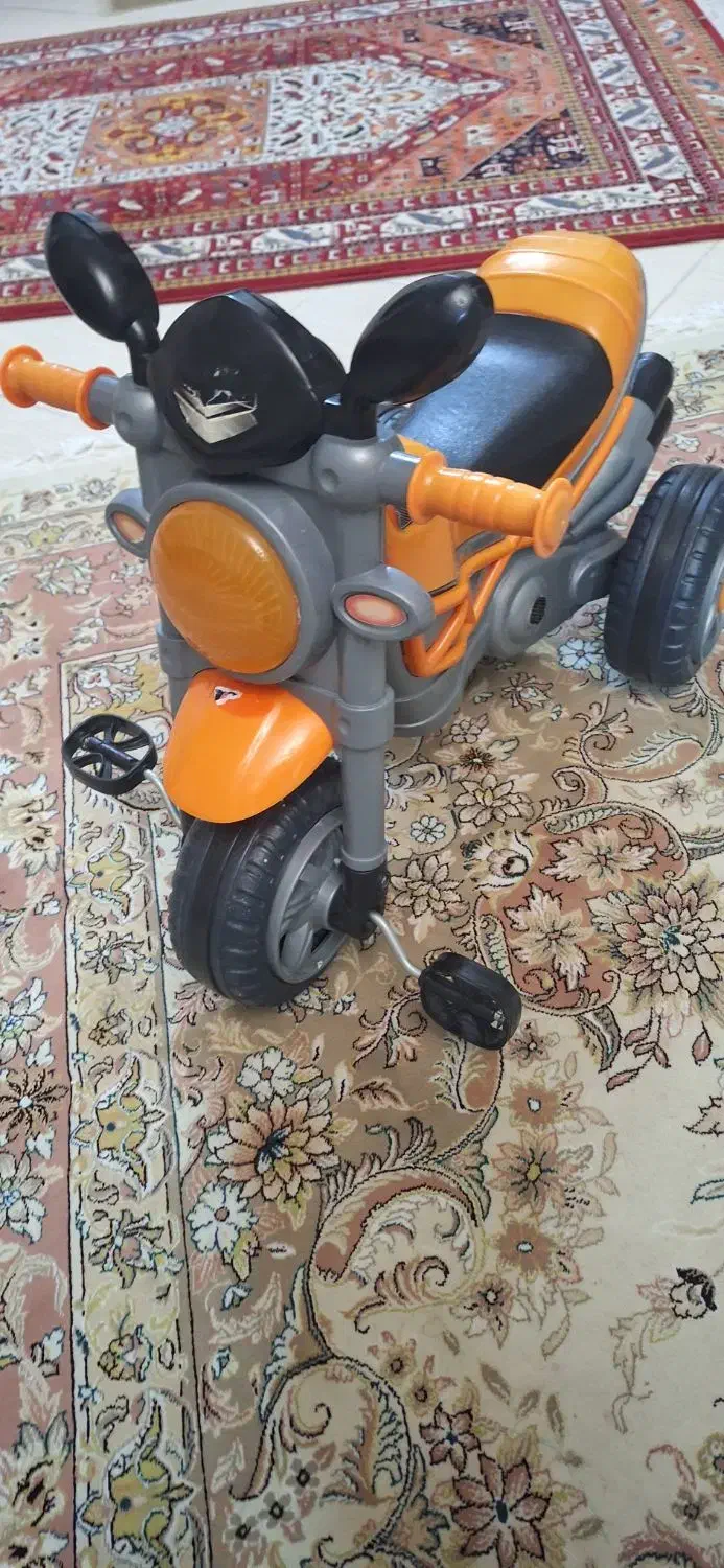 سه چرخه|اسباببازی|شیراز, غدیر شمالی|دیوار