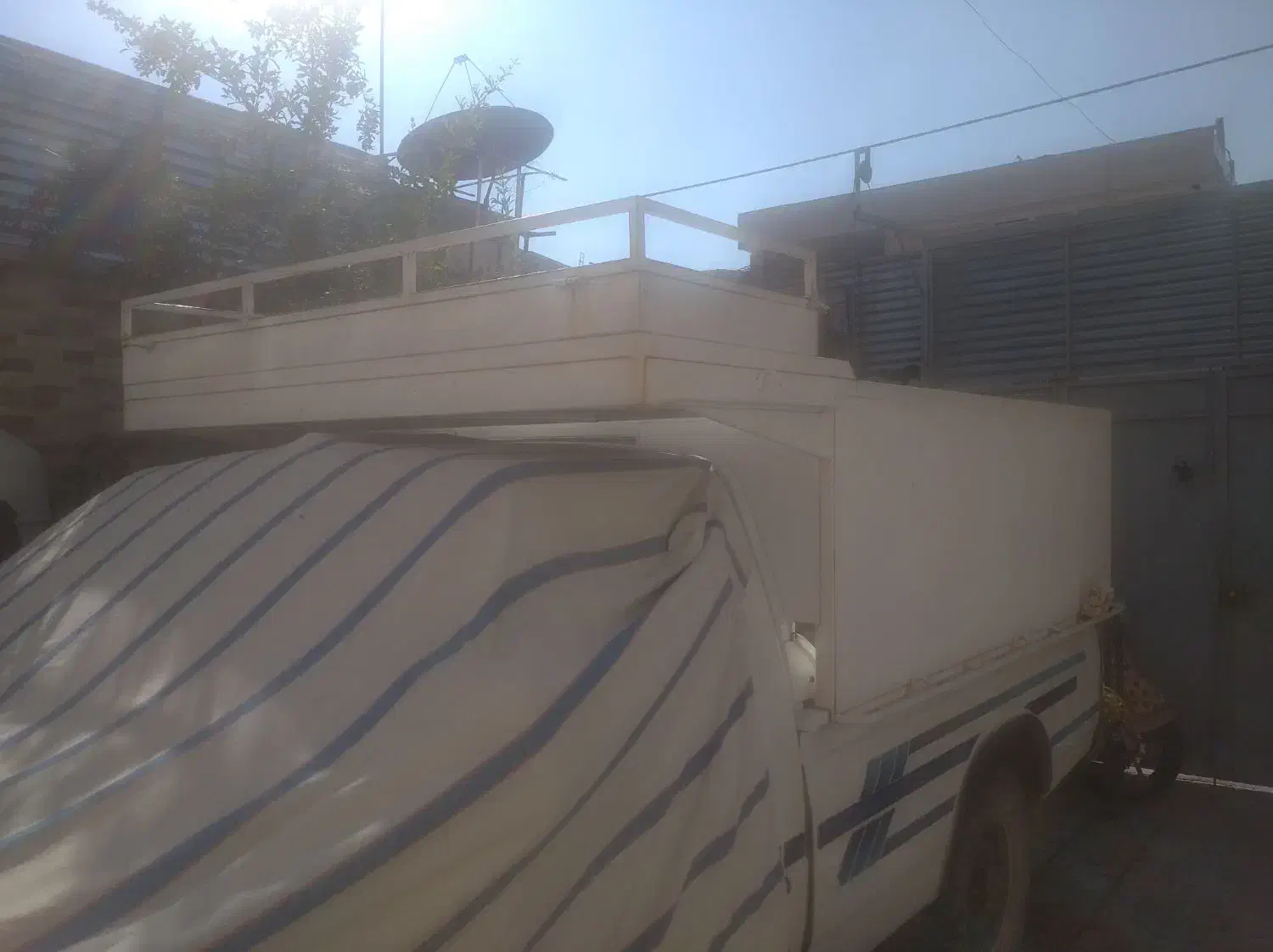 اتاق شمالی نیسان و پادرا|قطعات یدکی و لوازم جانبی|شیراز, سعدیه جنوبی|دیوار