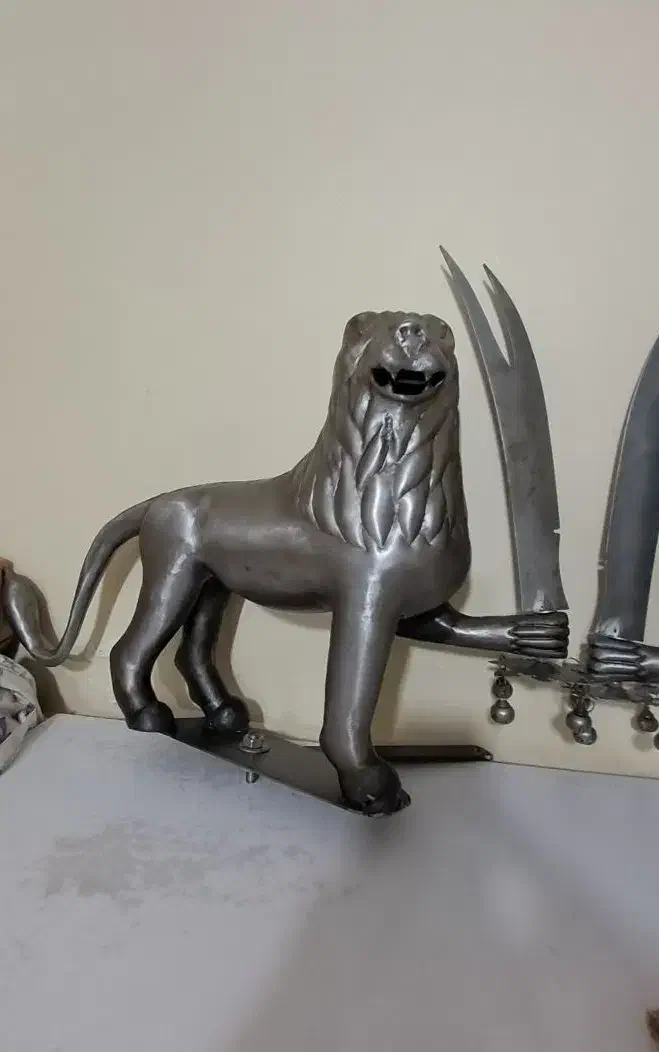 شیر علامت جدید|کلکسیون اشیاء عتیقه|بهارستان, |دیوار