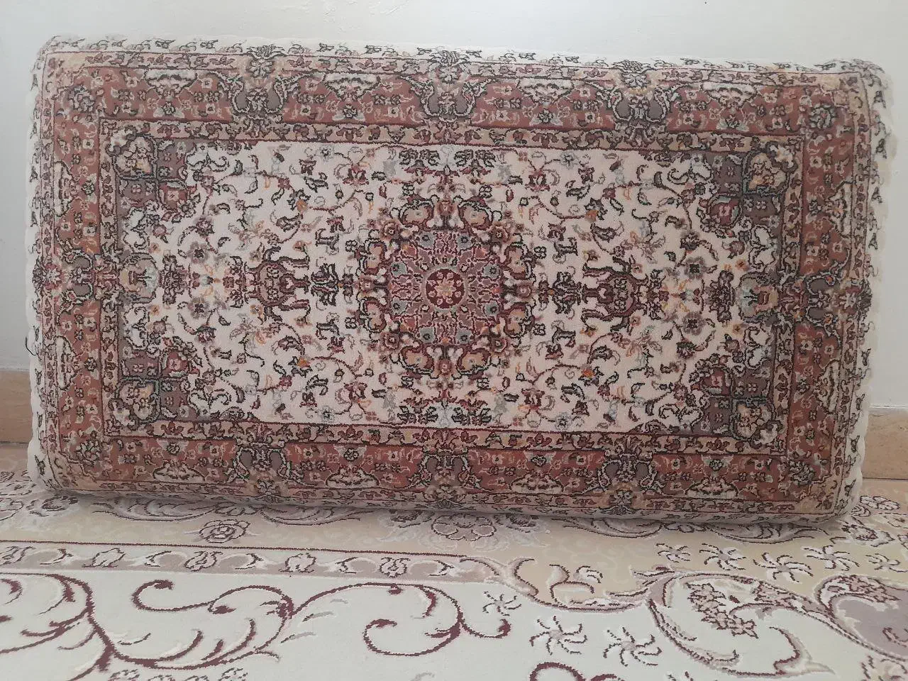 پشتی جنس داخل پنبه|پشتی|سنندج, |دیوار