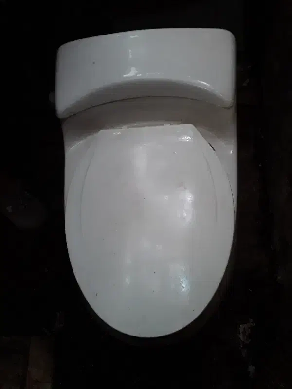 توالت فرنگی در حد نو|لوازم سرویس بهداشتی|لاهیجان, کوی خزر|دیوار