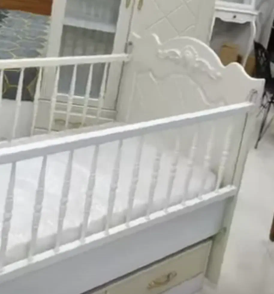 تخت گهواره ای کودک|تخت و صندلی بچه|آستارا, |دیوار