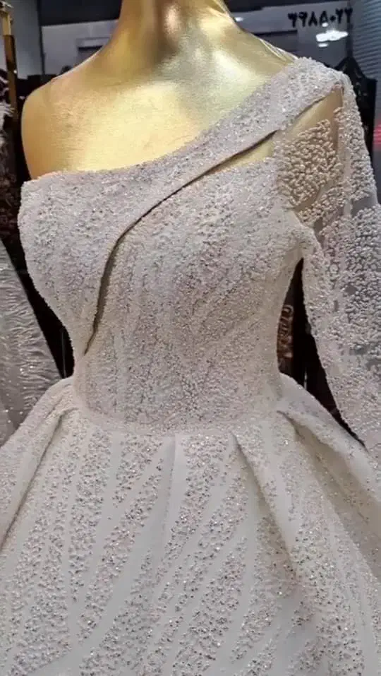 لباس عروس|لباس|اصفهان, دوطفلان|دیوار