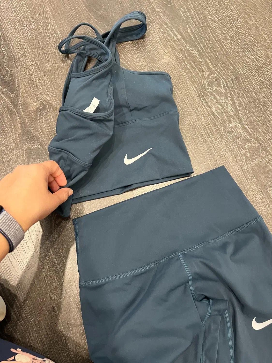 ست ورزشی نایک.|لباس|بابلسر, |دیوار