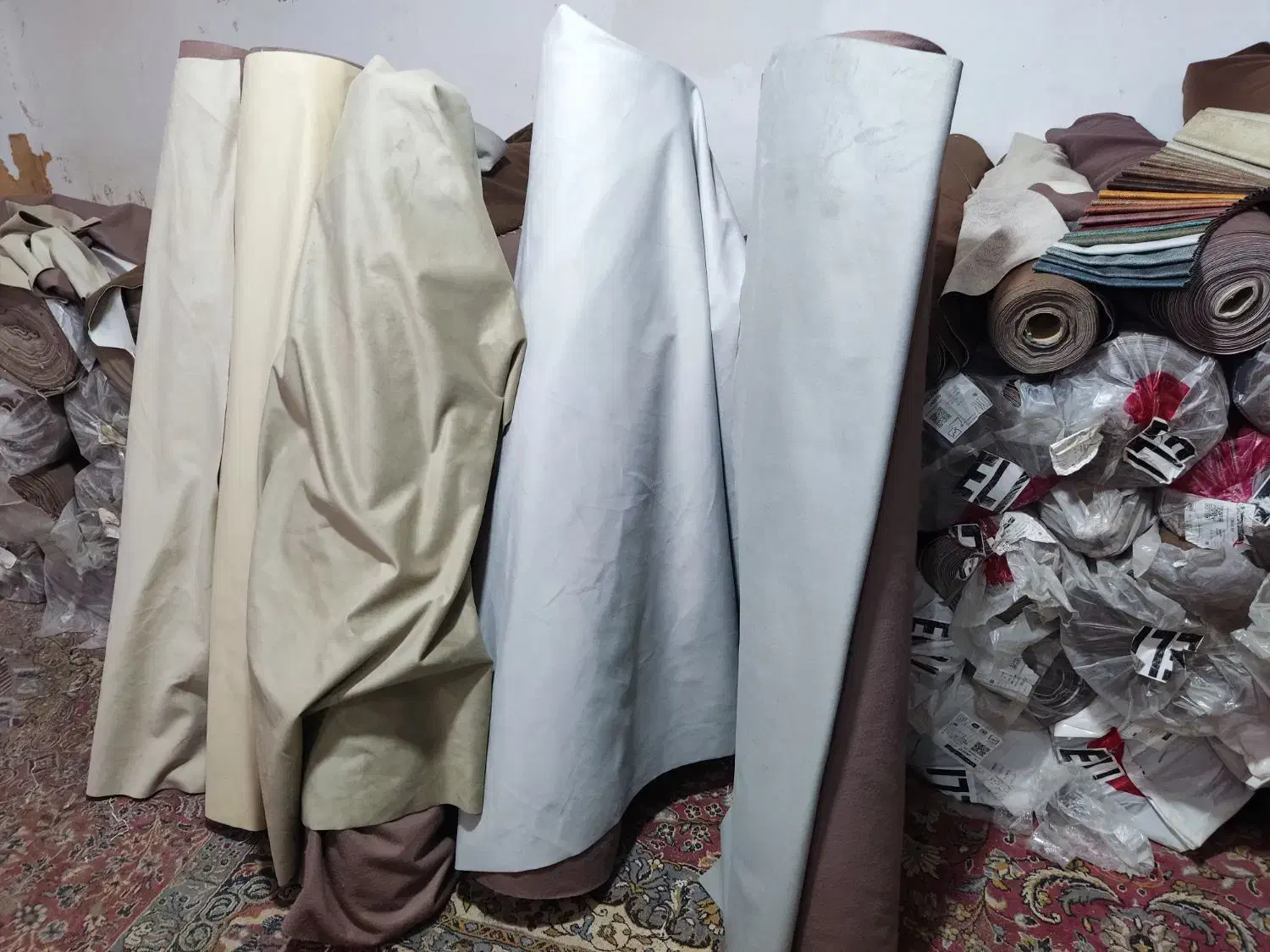 پارچه مبل مبلی دیاموند نصف قیمت درجه یک نانو مخمل|مبلمان خانگی و میز عسلی|مشهد, شترک|دیوار