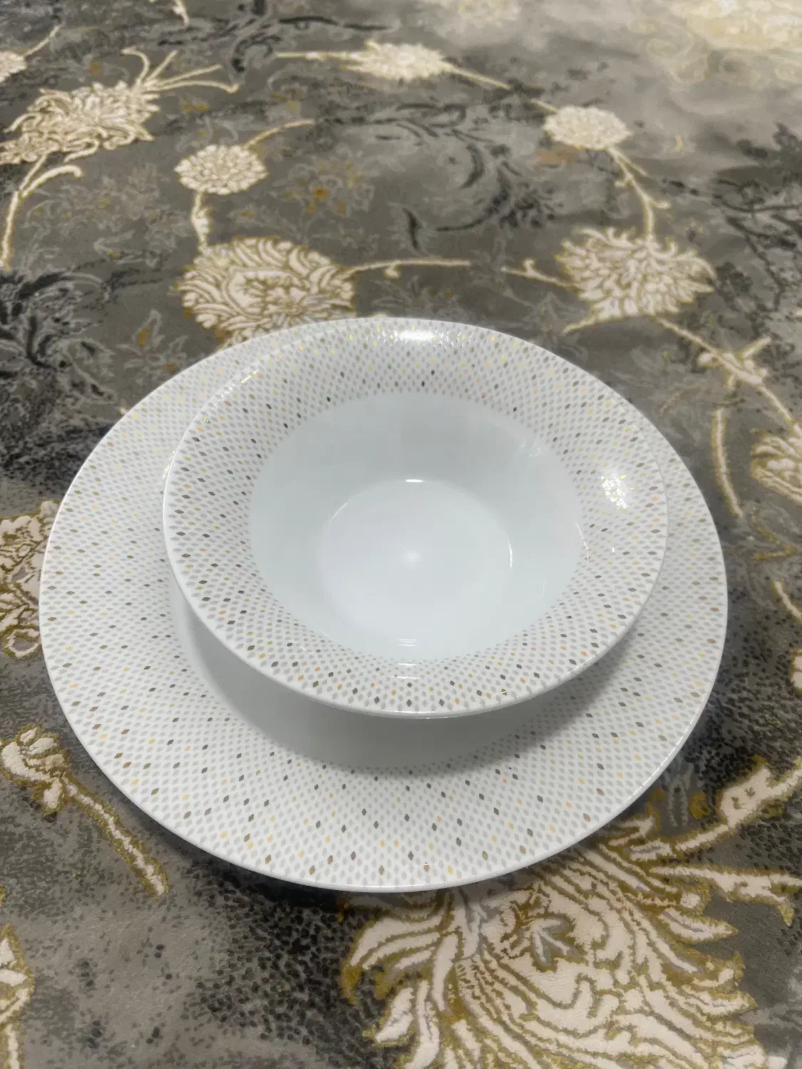 سرویس چینی ۷۰ پارچه چینی زرین درجه عالی|ظروف سرو و پذیرایی|تهران, شهرک چیتگر|دیوار