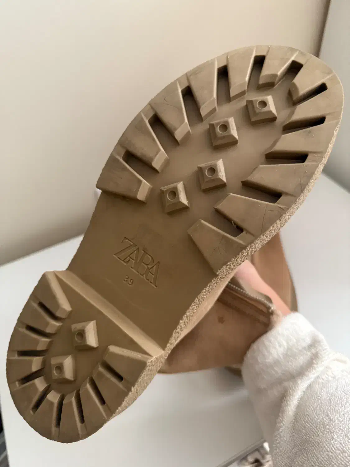 نیم بوت Zara اصل|کیف، کفش، کمربند|تهران, شهران شمالی|دیوار