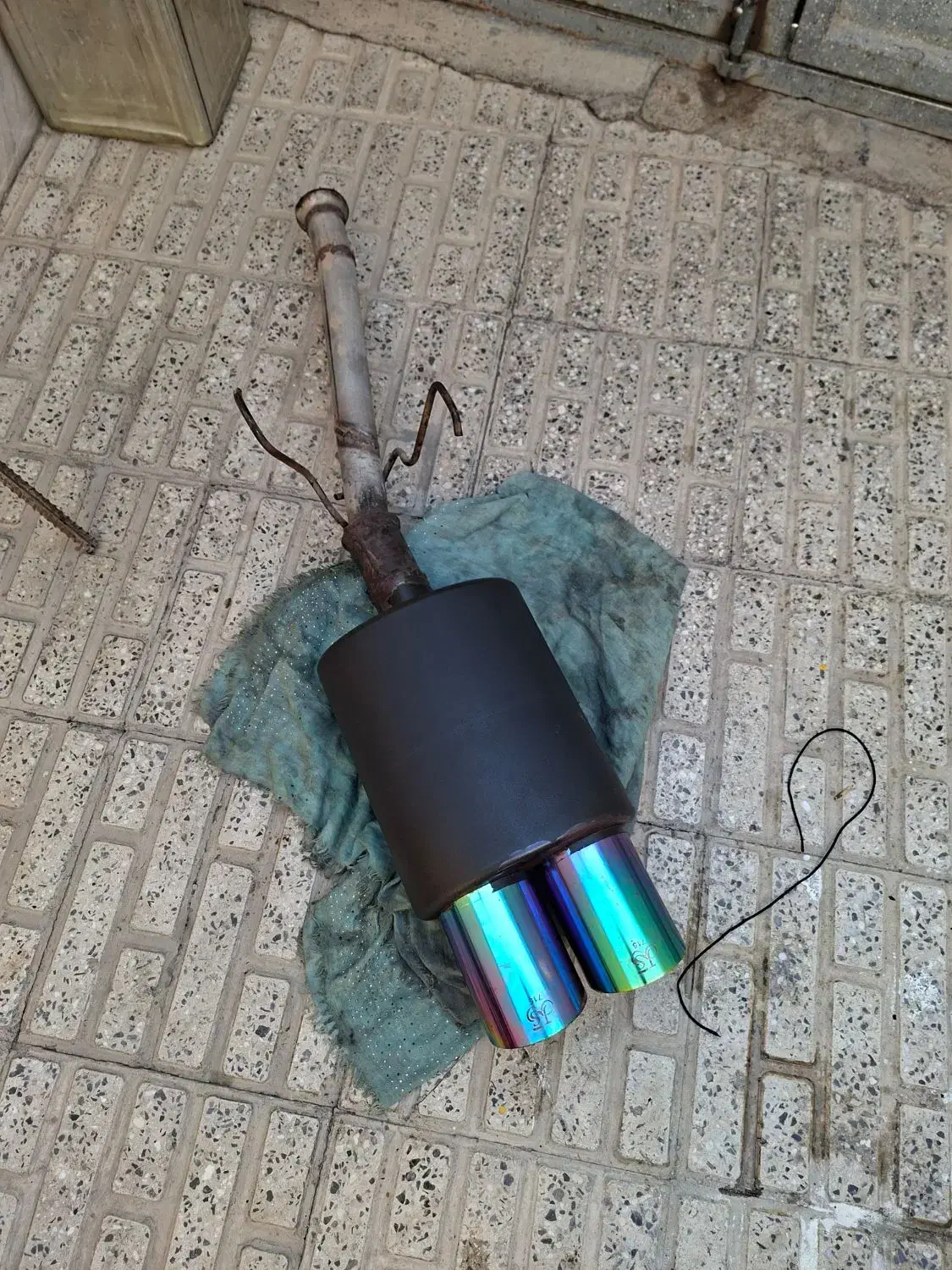 منبع اگزوز ۷۱۵دولولjs|قطعات یدکی و لوازم جانبی|اصفهان, باتون|دیوار